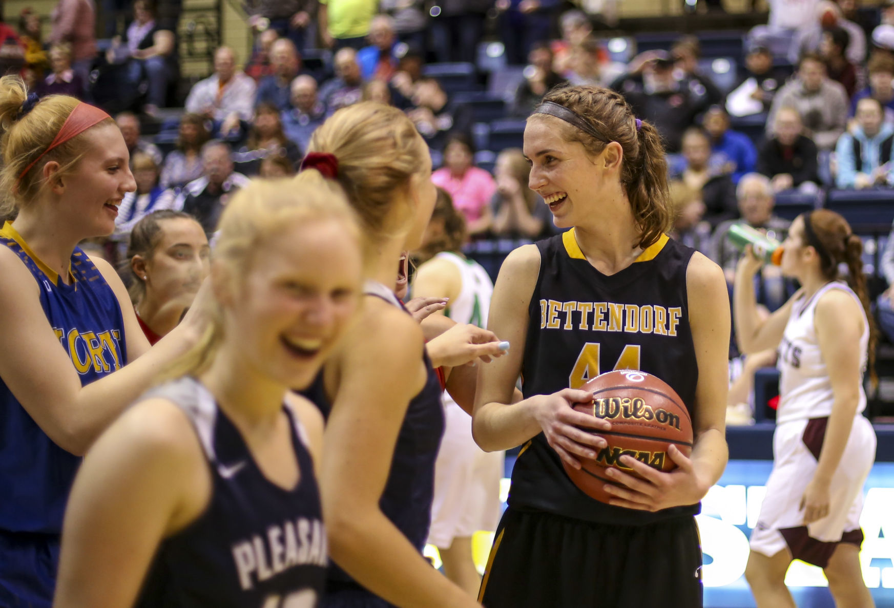 031819-qct-spt-seniorhoops-g025.jpg